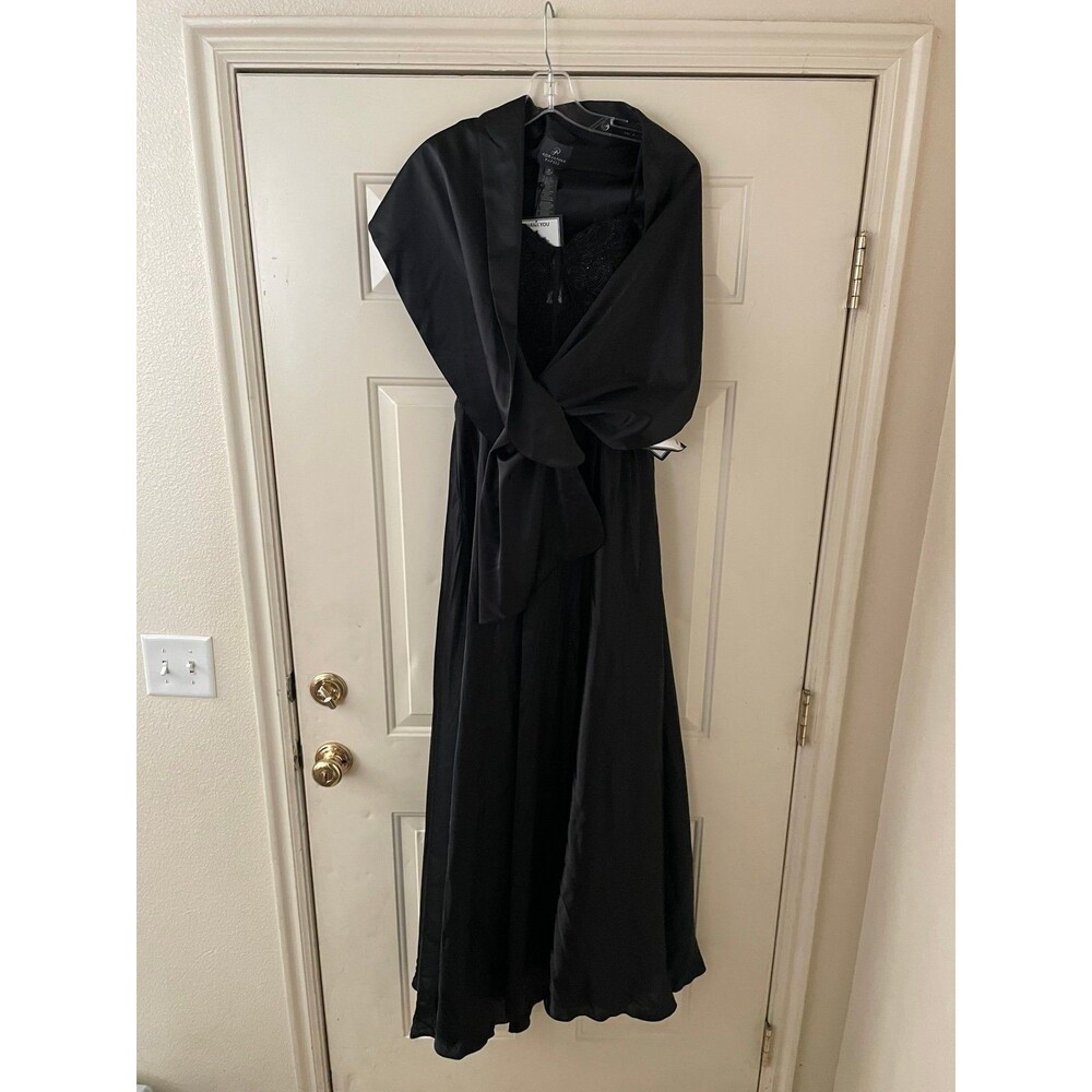 Brand New Black Long Lace-Up Dress - Stylish and Elegant